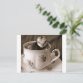 Stiefel in einem Teecup Postkarte (Stehend Vorderseite)