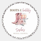 Stiefel und Bubbly Elegantes rosa Brautparty Runder Aufkleber (Vorderseite)