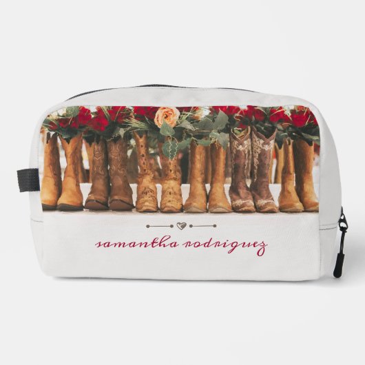 Stiefelreihe mit Blume Waschbeutel (Vorderseite)
