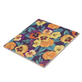 Stiefmütterchen auf Pflaumenviolett Fliese (Seite)