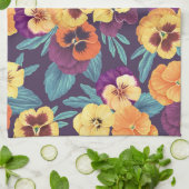 Stiefmütterchen auf Pflaumenviolett Geschirrtuch (Gefaltet)