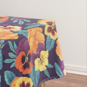 Stiefmütterchen auf Pflaumenviolett Tischdecke (Beispiel)