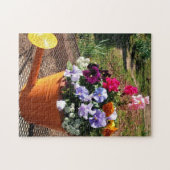 Stiefmütterchen-Blumen und Gießkanne Foto Puzzle (Horizontal)