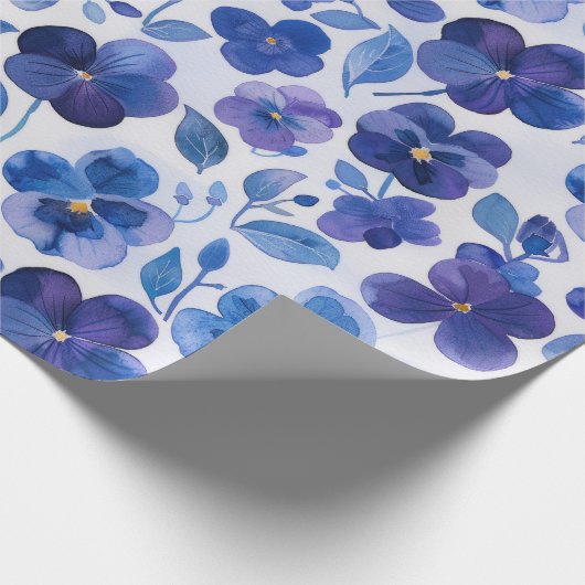 Stiefmütterchen im Aquarellstil Lila Blauer Blumen Geschenkpapier (Ecke)