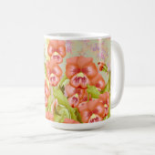 Stiefmütterchen in einer Schale Kaffeetasse (VorderseiteRechts)