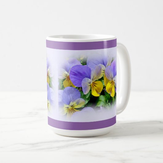 Stiefmütterchen - Lila und gelb Kaffeetasse (VorderseiteRechts)