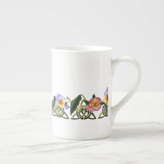 Stiefmütterchen u. Celtic Triskels Porzellantasse (Rechts)