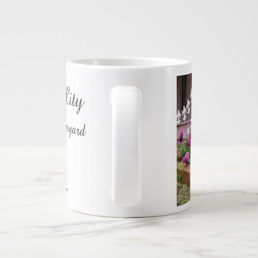 Stiefmütterchen und Fleur-de-lis - Martha's Vineya Jumbo-Tasse (Rückseite)