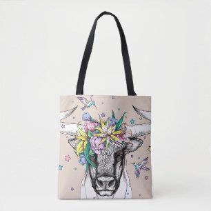 Stier aus niedlichem Cartoon in einem Blumenkranz. Tasche