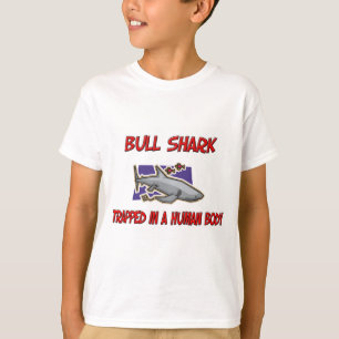 Stier-Haifisch eingeschlossen in einem T-Shirt