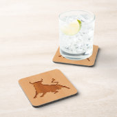 Stier-Silhouette graviert auf hölzernem Entwurf Getränkeuntersetzer (Rechte Seite)