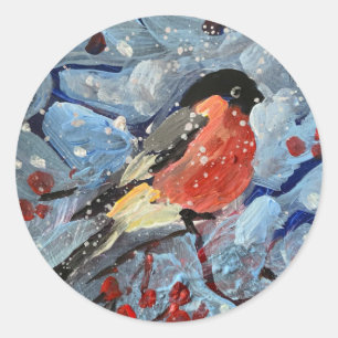 Stierfinch auf einem Zweig mit roten Beeren, es is Runder Aufkleber