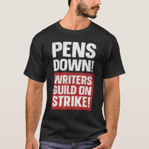 Stift die Schreiberliste auf Strike Anti AI Chatbo T-Shirt