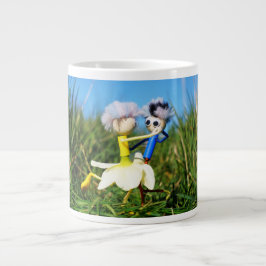 Stijldansende Fubby's in Narcissen jurk. Jumbo-Tasse
