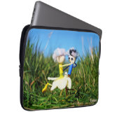Stijldansende Fubby's in Narcissen jurk. Laptopschutzhülle (Vorne Rechts)