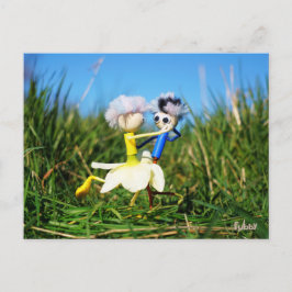 Stijldansende Fubby's in Narcissen jurk. Postkarte