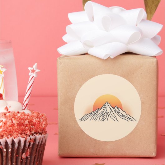 Stilikondensierte Berglandschaft Runder Aufkleber (Party)