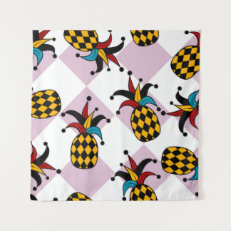 Stilisierte Ananas. Hut und Rhombus Harlequin. See Wandteppich