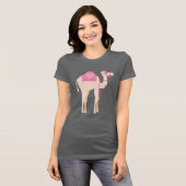 Stilisierte niedliche, humplierte Kamel-T - Shirt (Vorne ganz)