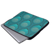 Stilisierte Peacock Feathers Blue Tile Laptopschutzhülle (Vorne Knopf)