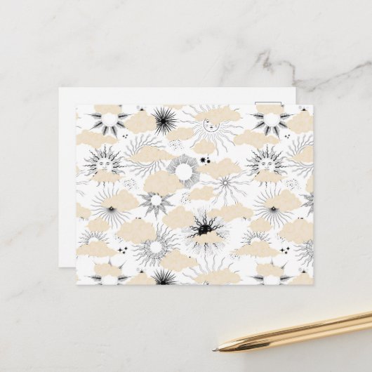 Stilisierte schwarze Sonnen hinter texturierten Br Postkarte (Vorderseite/Rückseite Beispiel)