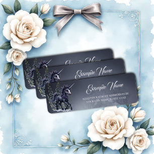 Stilisiertes Einhorn in floraler Pracht.