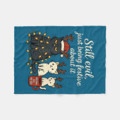 Still Evil, Just Being Festive About It Funny Cat  Fleecedecke (Vorderseite (Horizontal))