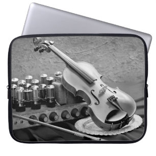 Still life fine art photography on musician techno laptopschutzhülle