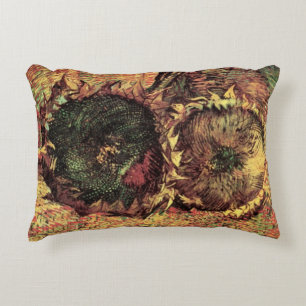Still Life Two Cut Sonnenblumen von Vincent van Go Dekokissen