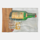 Still Life with Scotch von Jennifer Goldberger Handtuch (Horizontal)