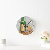 Still Life with Scotch von Jennifer Goldberger Runde Wanduhr (Zuhause)