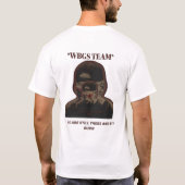 „Still Standing, Still Burning“ -> „Noch stehend,  T-Shirt (Rückseite)