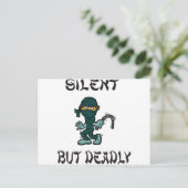 stille, aber tödliche Ninja-Furz Postkarte (Stehend Vorderseite)