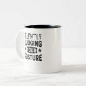 Stille Beurteilung Ihrer Haltung Zweifarbige Tasse (Vorderseite Links)