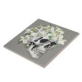 Stille Blüte: Schädel und weiße Lilien Fliese (Seite)