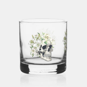 Stille Blüte: Schädel und weiße Lilien Whiskyglas