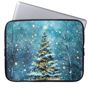 Stille Nacht, hell leuchtender Weihnachtswaldbaum Laptopschutzhülle