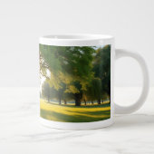 Stille Zeit mit einem großen Baum  Jumbo-Tasse (Rechts)