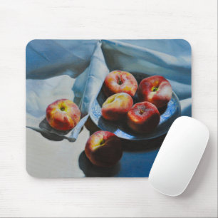 Stilleben mit Pfirsichen und weißem Tuch Mousepad