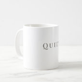 Stiller Becher – Minimalistisches Typografie-Desig Kaffeetasse (Vorderseite Links)