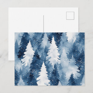 Stiller Kiefern-Winterwald Feiertagspostkarte