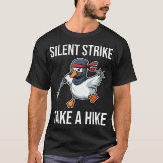 Stiller Schlag Geht Spazieren Lustiger Ninja-Gans T-Shirt