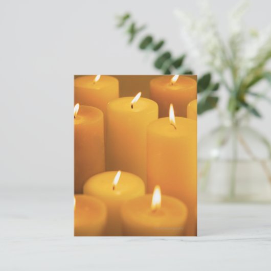 Stillleben beleuchteter Kerzen Postkarte (Stehend Vorderseite)