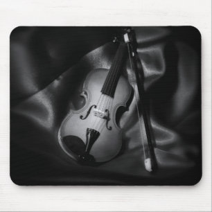 Stillleben-Bild einer Violine in s/w Mousepad