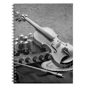 Stillleben-Fine-Art-Fotografie auf Musiker Techno Notizblock