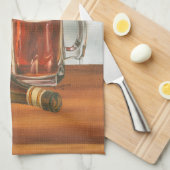 Stillleben mit Bier von Jennifer Goldberger Handtuch (Viertel Falte)