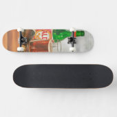 Stillleben mit Bier von Jennifer Goldberger Skateboard (Horizontal)