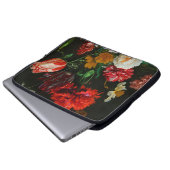 Stillleben mit Blume in einer Glasvase Laptopschutzhülle (Vorne Knopf)