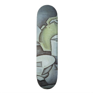 Stillleben mit einer Flasche des Weins und des Skateboard