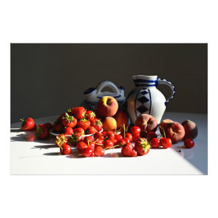 Stillleben mit Erdbeeren, Pfirsichen und Kirschen Fotodruck